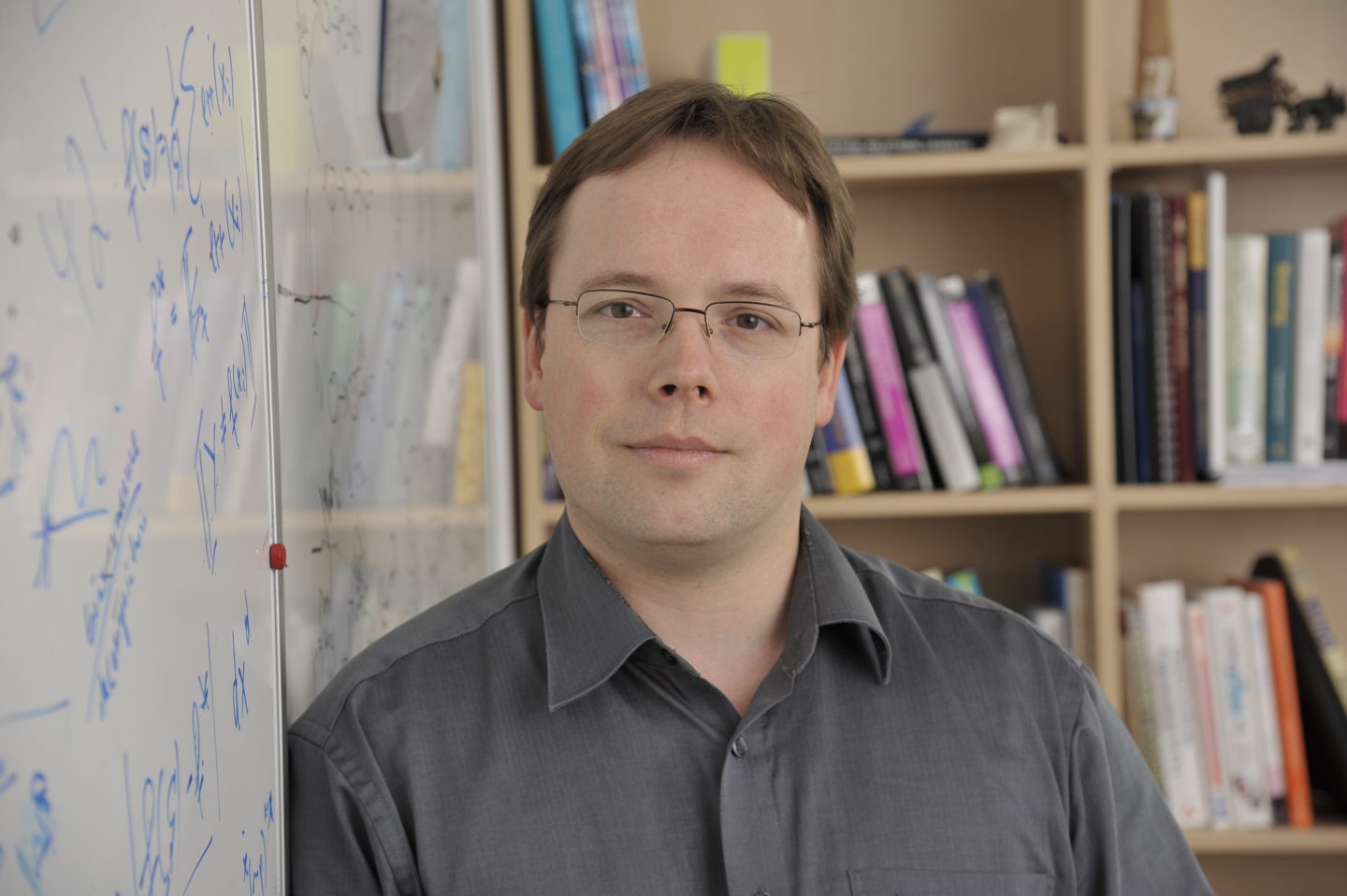 Christoph Lampert ist Professor am Institute of Science and Technology (IST Austria) und Leiter der Forschungsgruppe für Computer Vision and Machine Learning.
