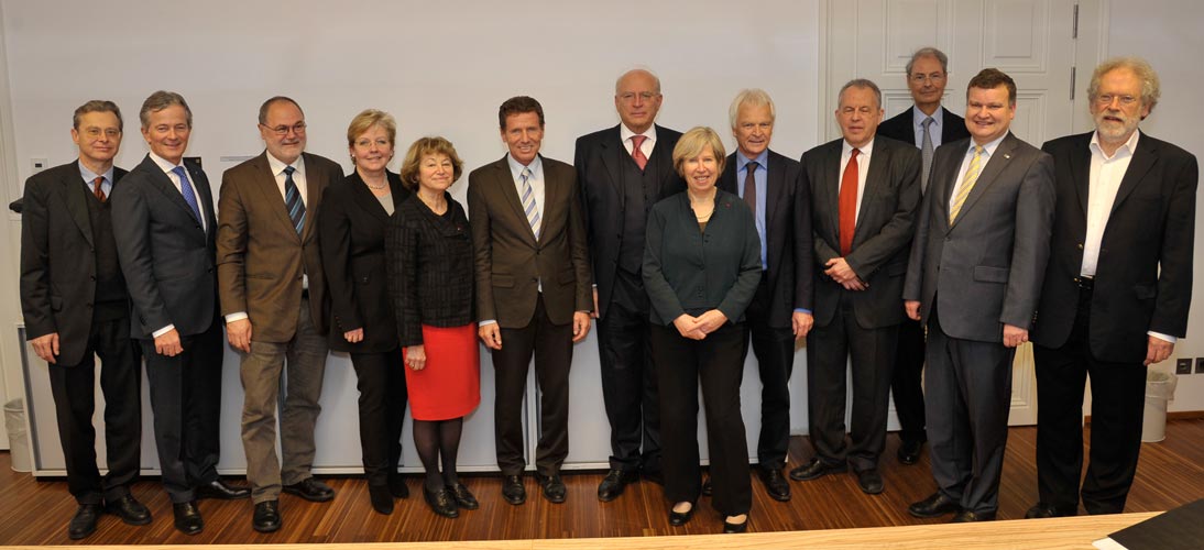 Science Minister Töchterle visits Board of IST Austria
