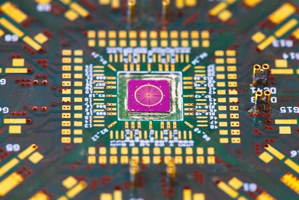 Printed circuit board for mounting the nanowire sample. © IST Austria