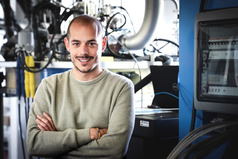 ISTA graduate student, Jaime Saez-Mollejo in the lab.
