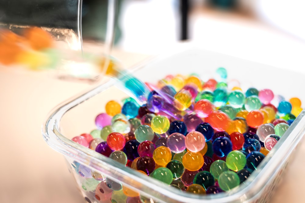 A highly simplified toy model of amorphous solids helps visualize the “independence” principle, defined as different features in a system or material that can be tuned independently.