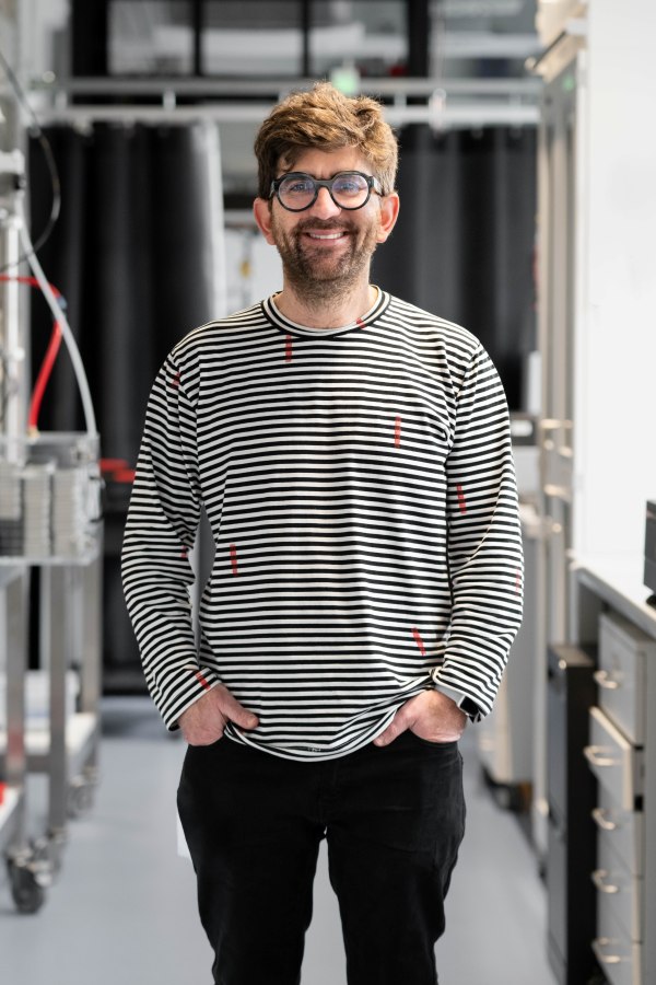 Jérémie Palacci. The Institute of Science and Technology Austria (ISTA) Professor runs the Materiali Molli Lab, where he aims to understand how the systems that consume energy are organized.