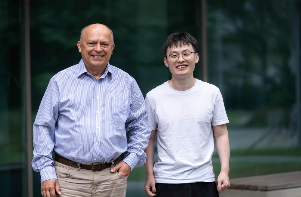 Leonid Sazanov (left) and Ziyu Zhao (right).